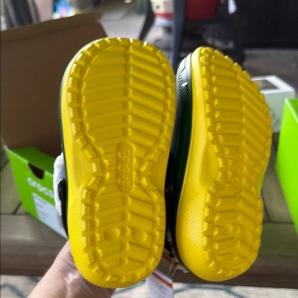 ELF CROCS Yellow Slippers Lightweight and Durable - Picture 4 of 4